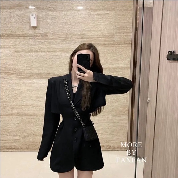 Blazer dress with open waist line - Picture 1 of 6